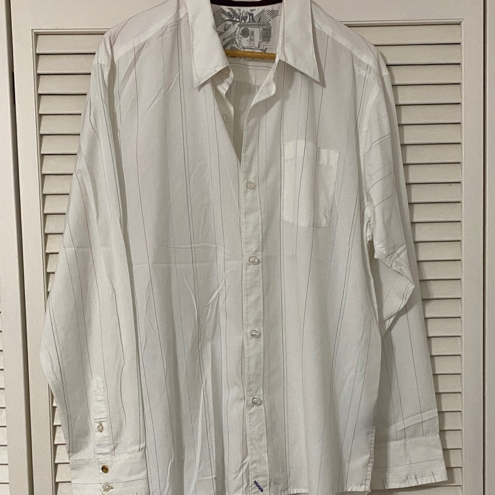 Quiksilver White Casual Button Down Shirt